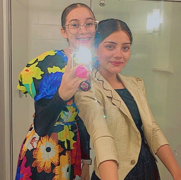 ••Greetings•• - Picture 7 of 10